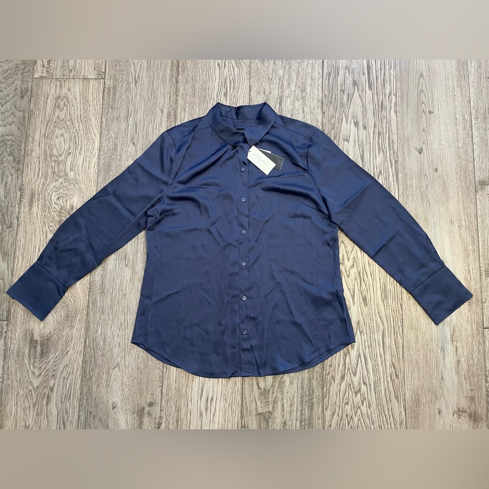 Banana Republic Women's Classic Fit Blue Shirt Size petite M
